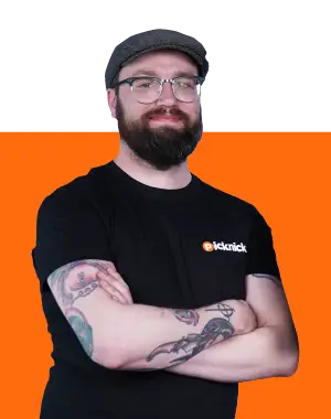 Niclas Berg Logotyp Färg
